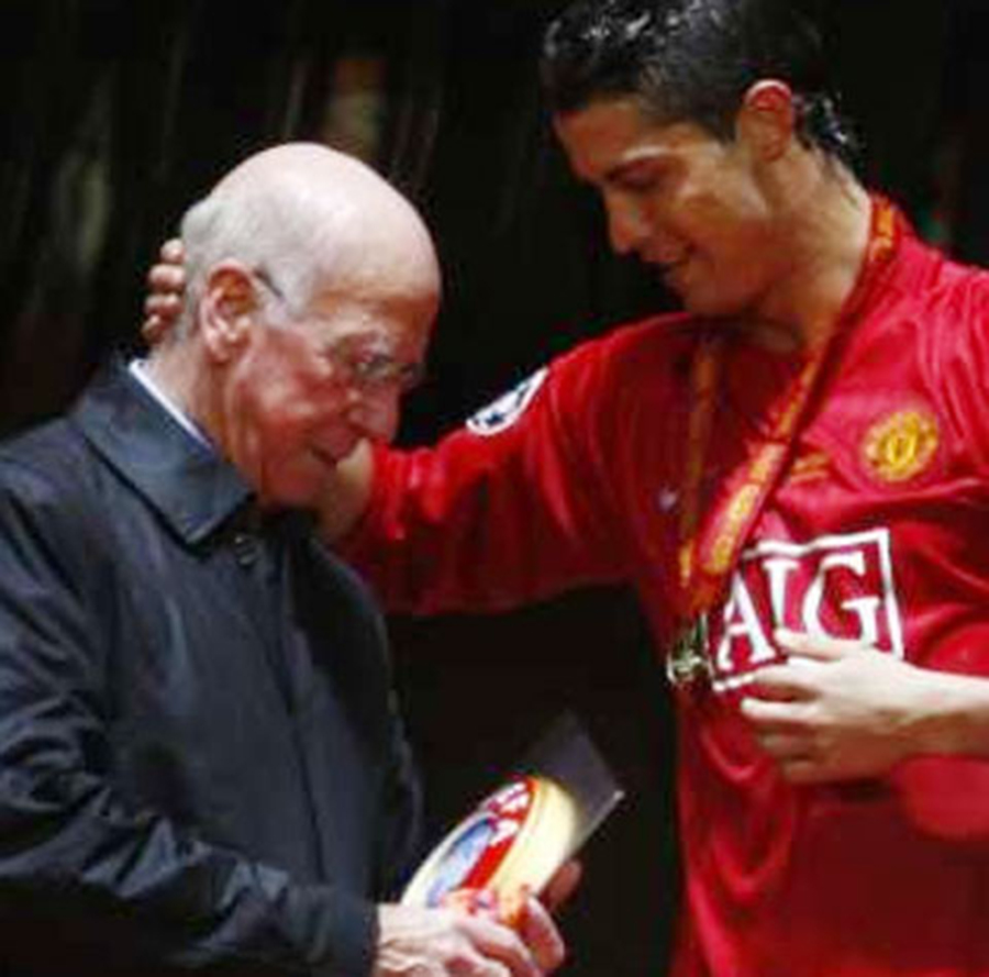 Sir Bobby Charlton e Cristiano Ronaldo
